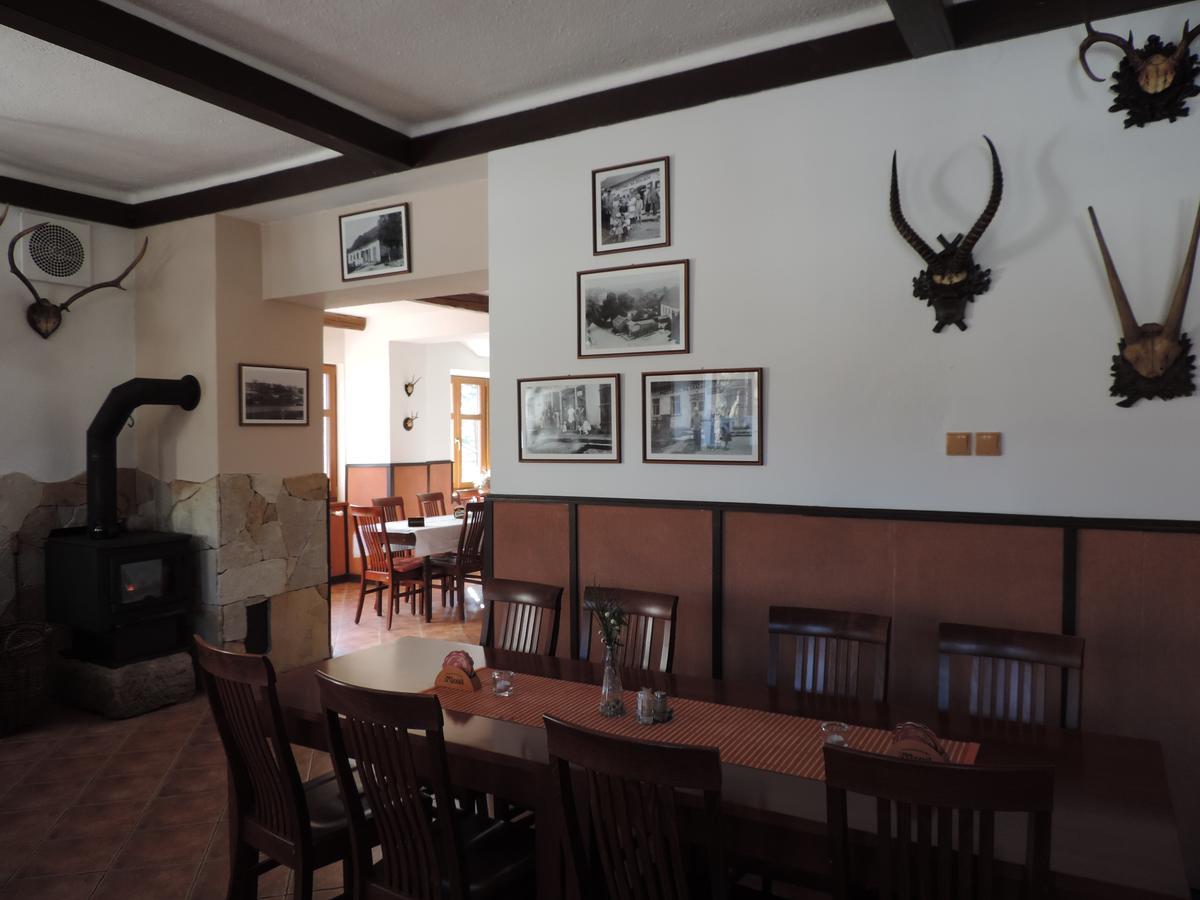 Ubytovaci Hostinec Na Skalach Budislav  Bagian luar foto